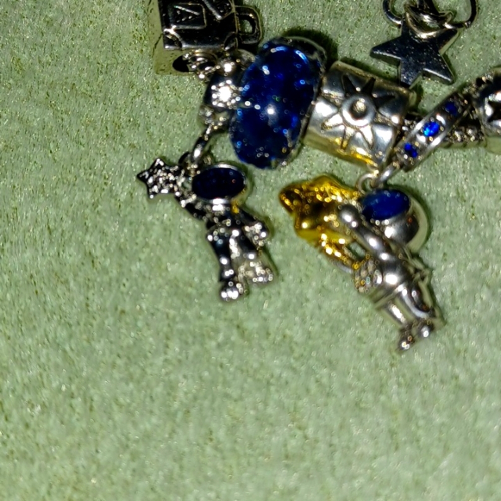 Blue Spaceman Bracelet - Picture 6 of 7